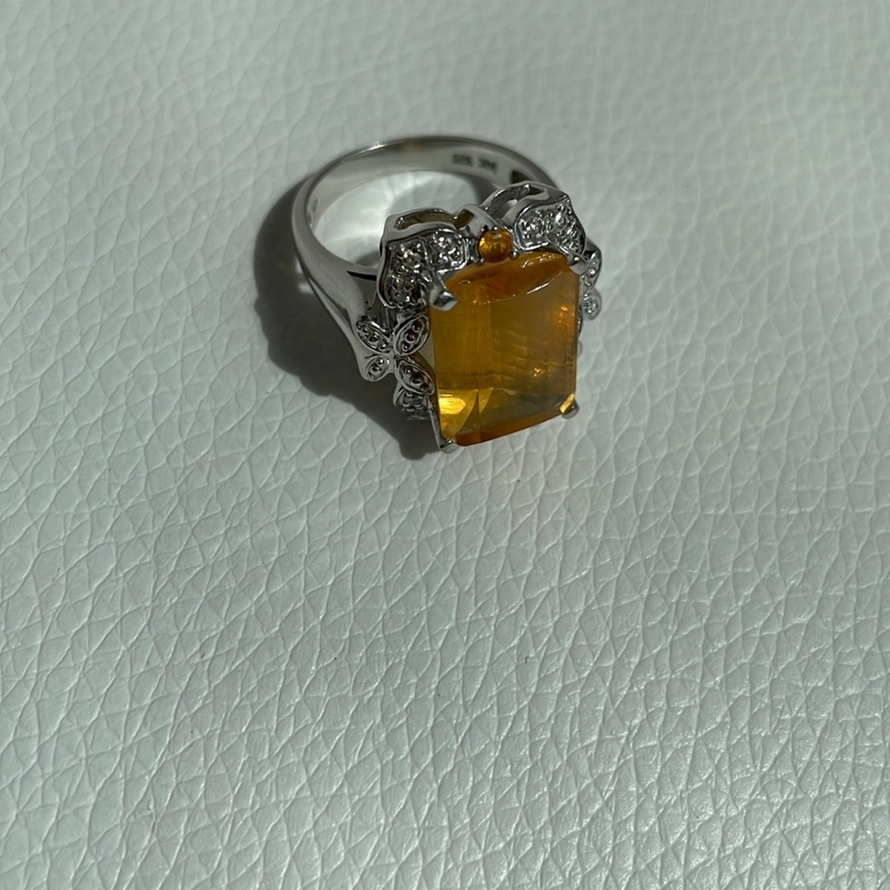 Real 14 Kt gold with citrine gemstone size 6